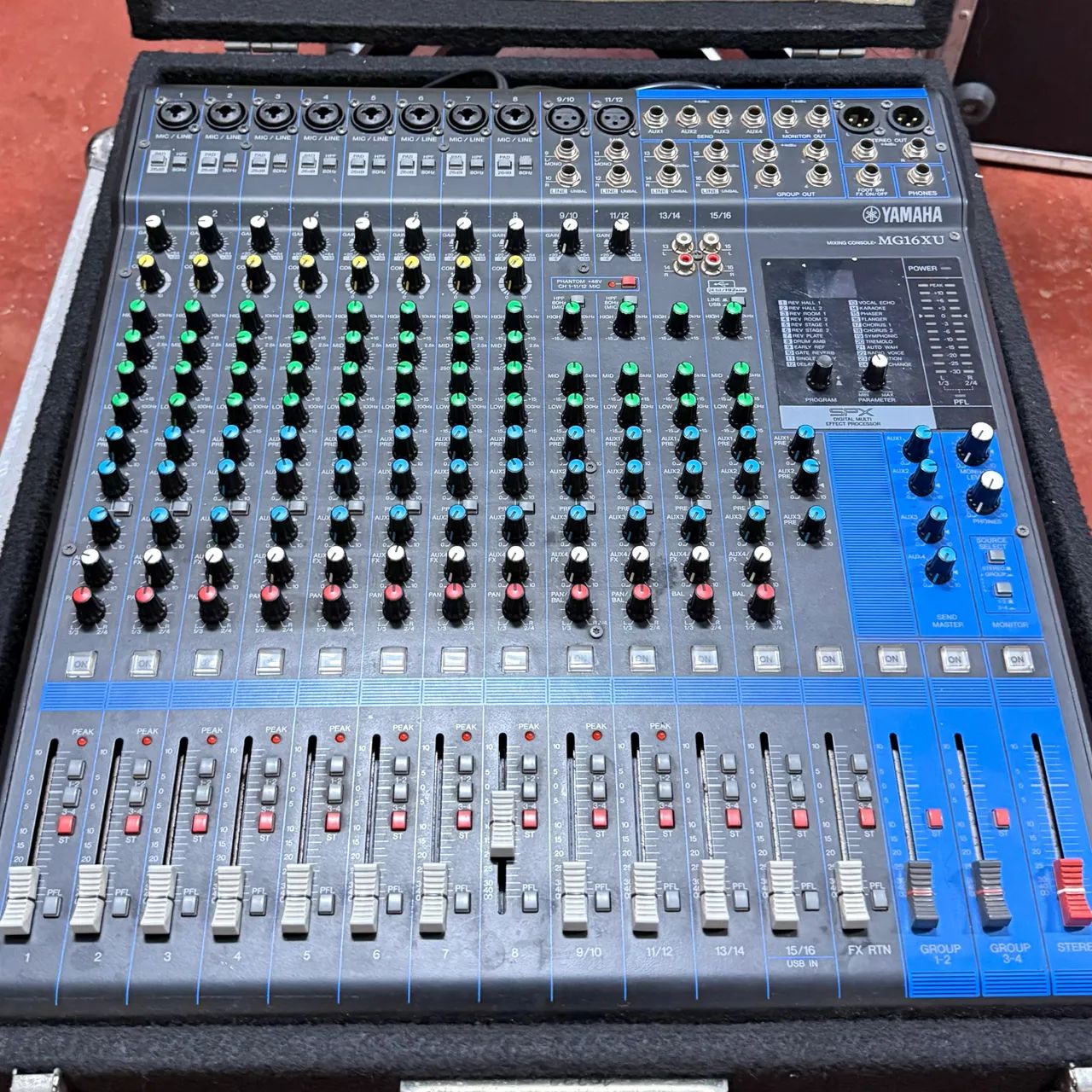 Mesa de Som YAMAHA MG16UX
