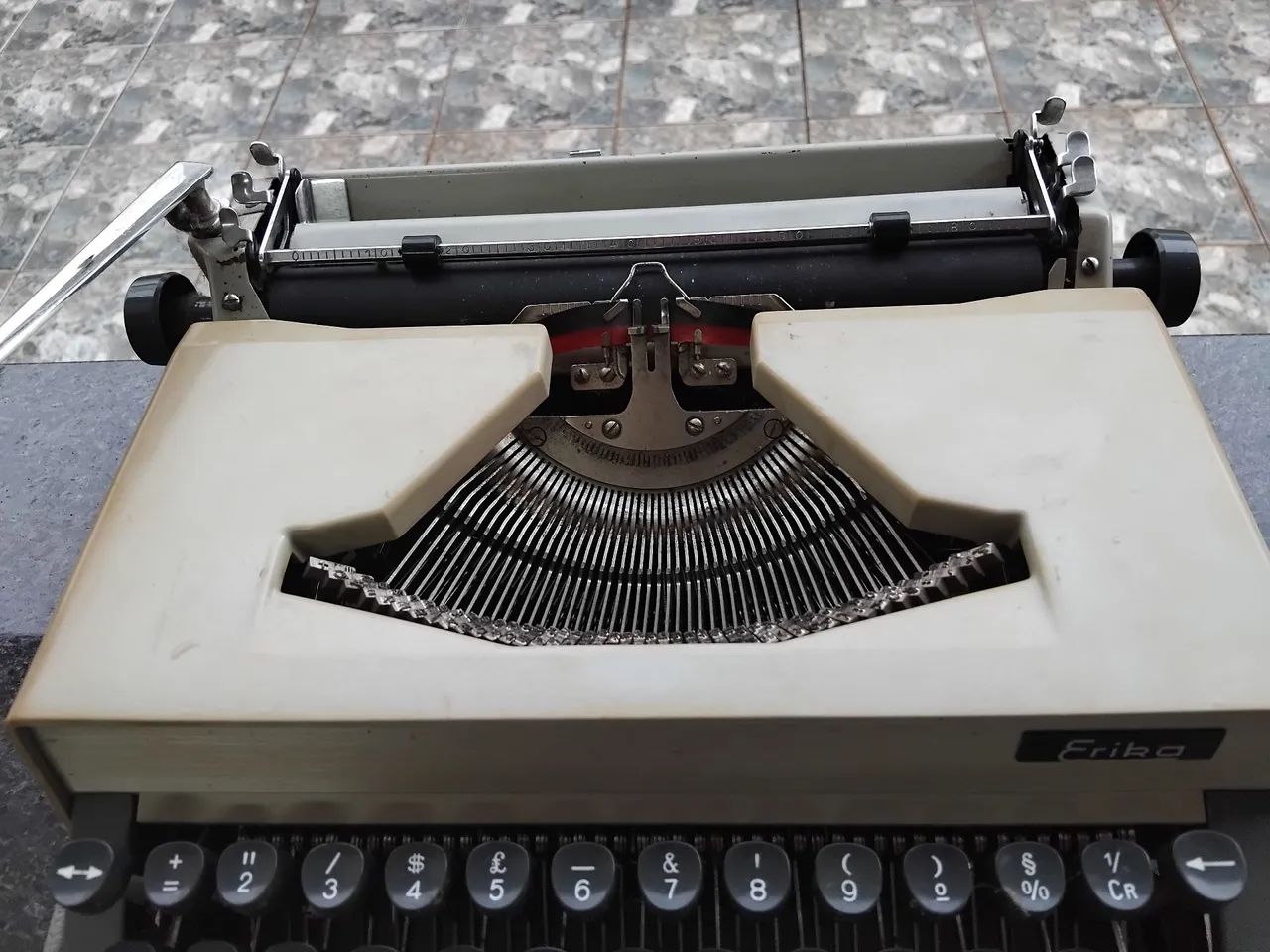Máquina de escrever Erika65204106211969122