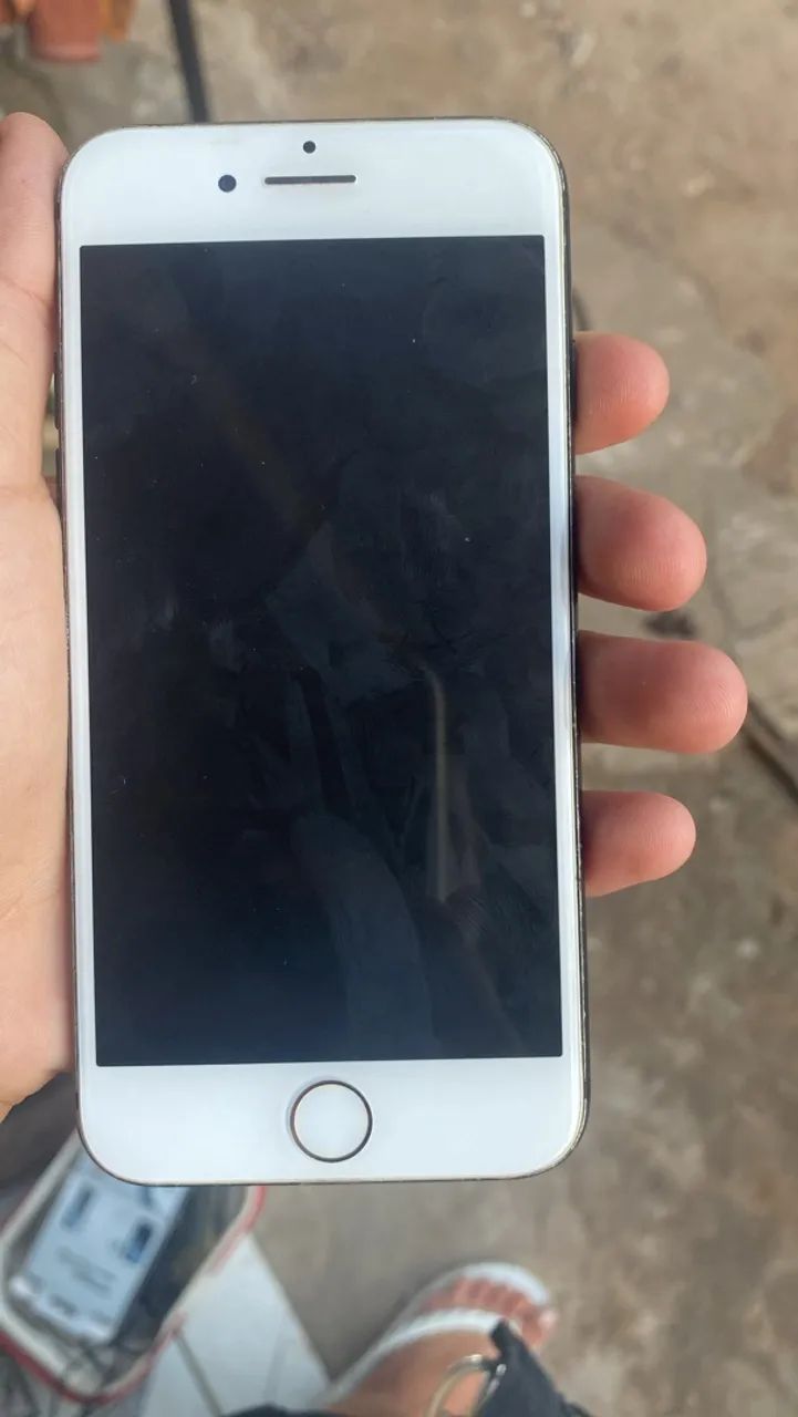 Vendo um iPhone 7 normal