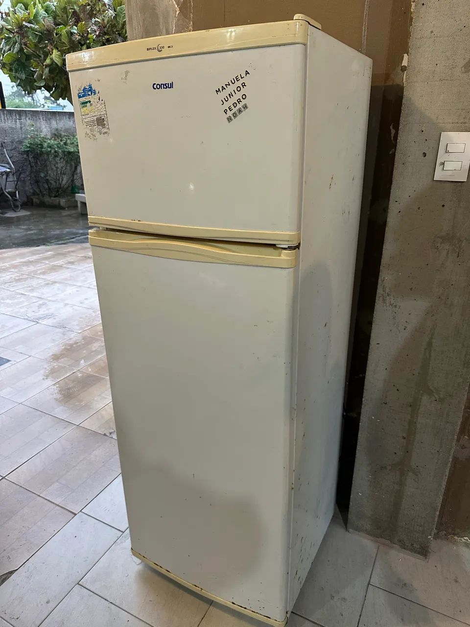 Vendo geladeira funcionando 