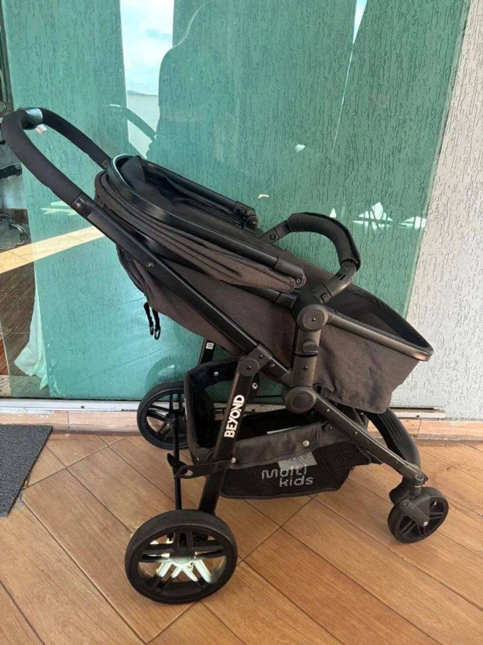 Carrinho De Bebê Multikids Baby Beyond Preto - Com Moises - Foto 2
