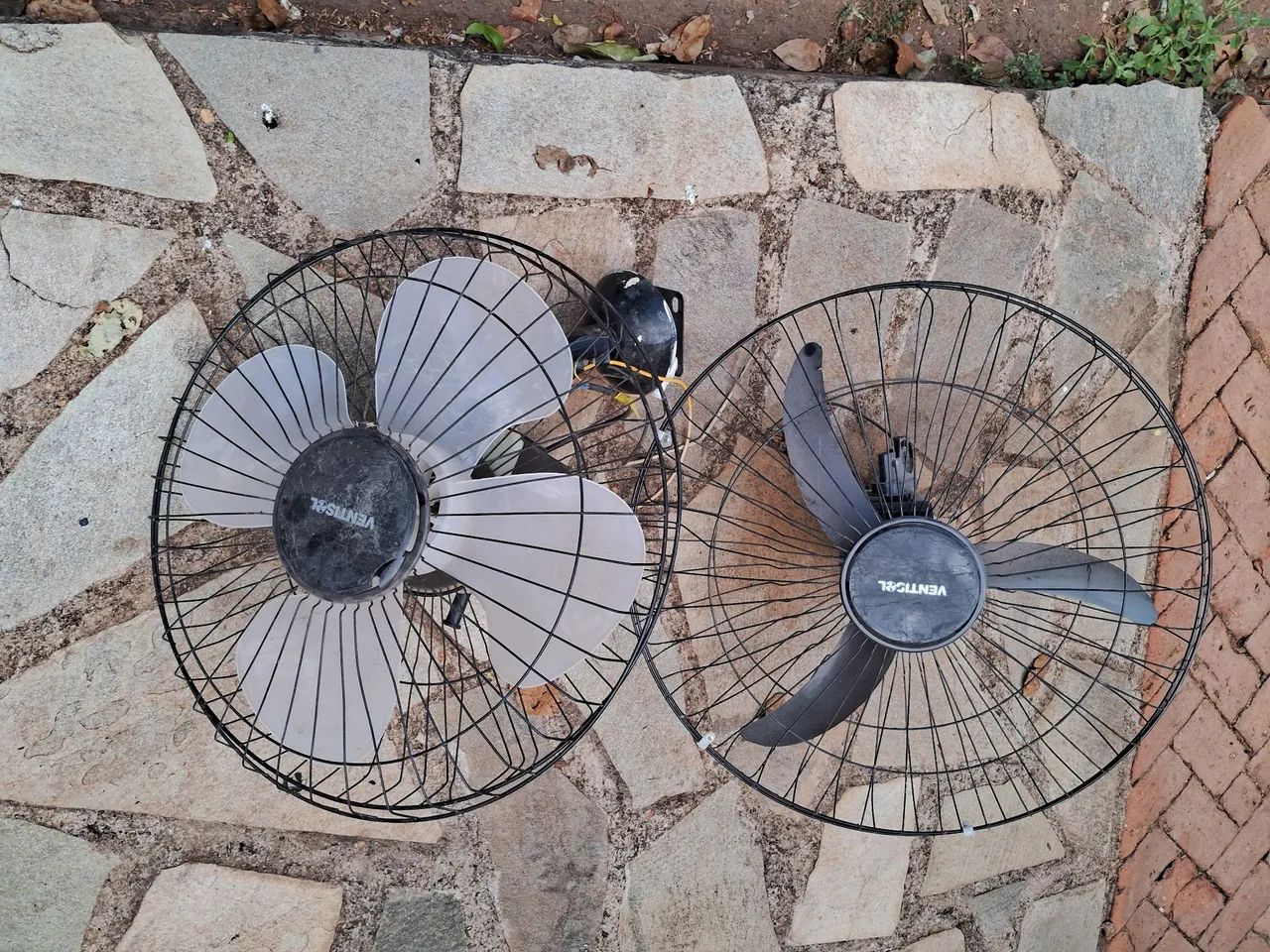 Vendo 2 ventiladores funcionando R$299