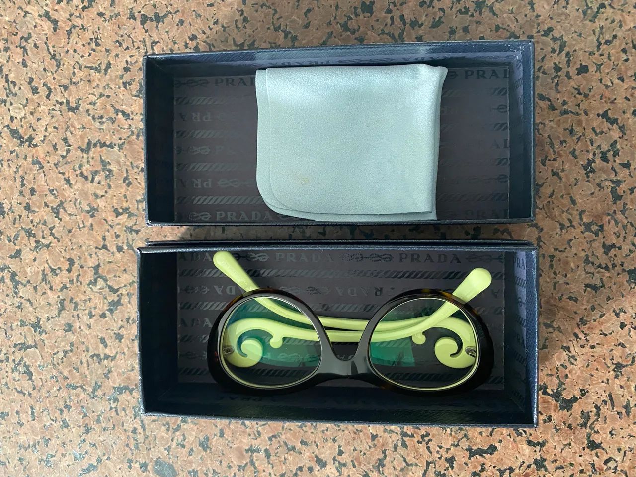 Armação/óculos da marca Prada - Foto 5