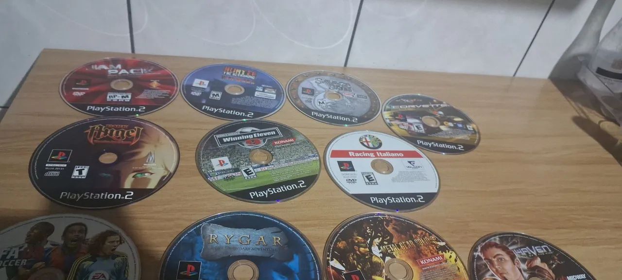 14 jogos de ps2 originais! Porem sem as capas! - Foto 3