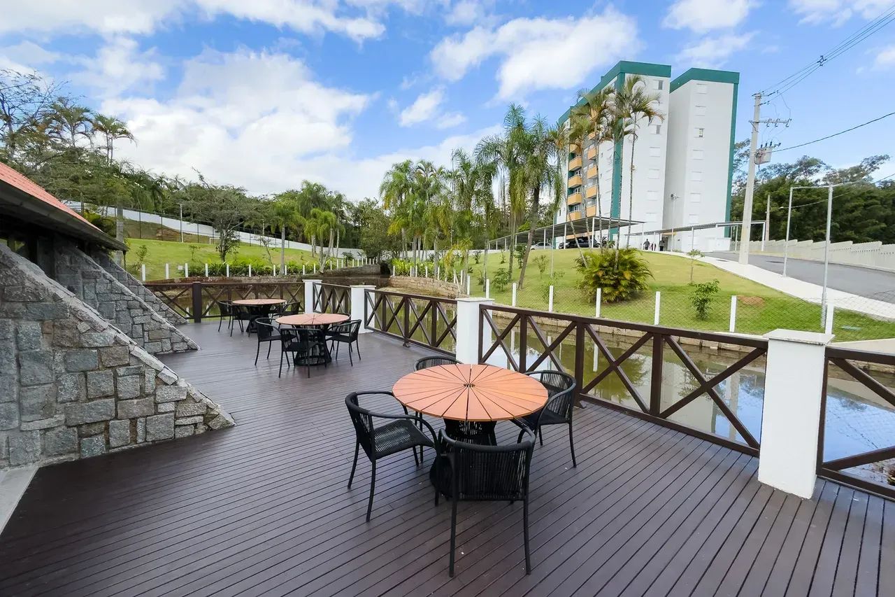 APARTAMENTO COM ÁREA DE LAZER COMPLETA E LAGO PRIVATIVO NO RESIDENCIAL RECANTO DO LAGO  VI