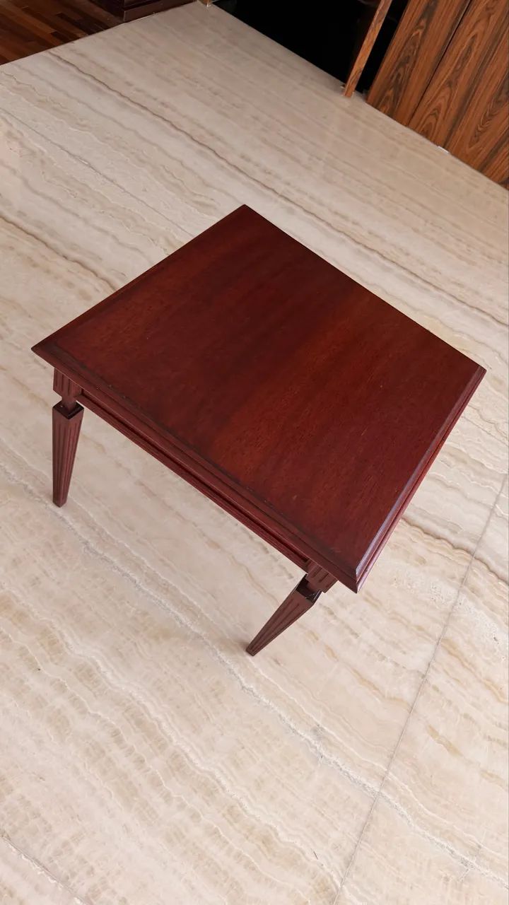 Mesa Lateral de Madeira Maciça Estilo Clássico