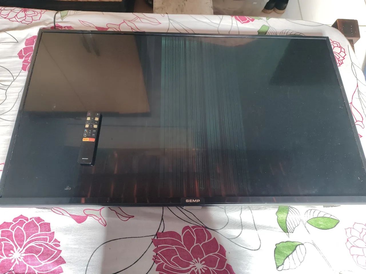 Smart Tv Semp 43 com defeito na tela - Foto 3