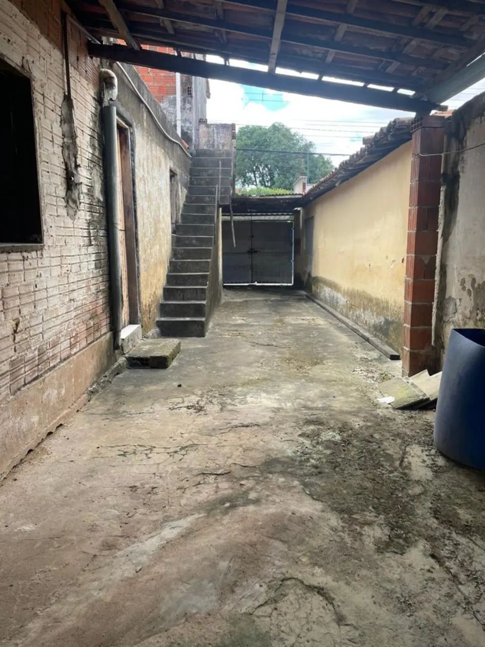 Terreno 2,7m x 32,75m para VENDER (com poço) - Foto 2