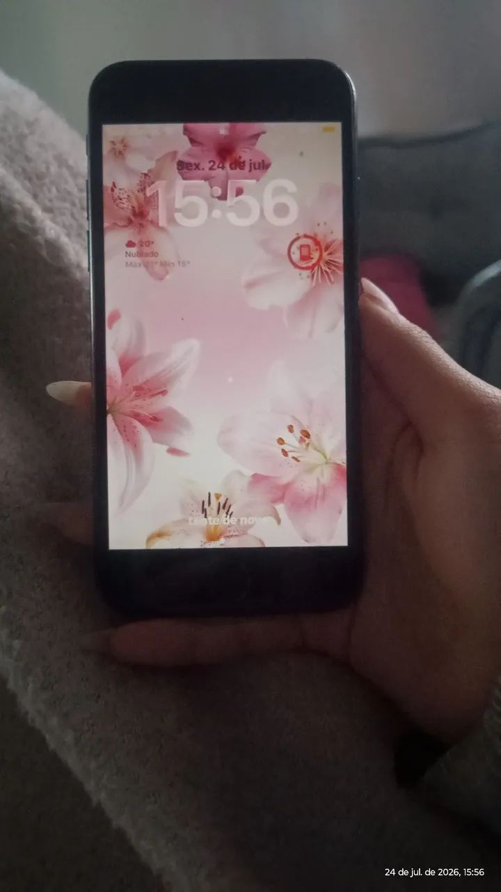 Vendo ou troco iPhone SE 2020.