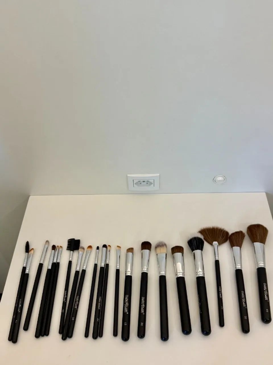 Kit 21 pincéis de maquiagem macrilan
