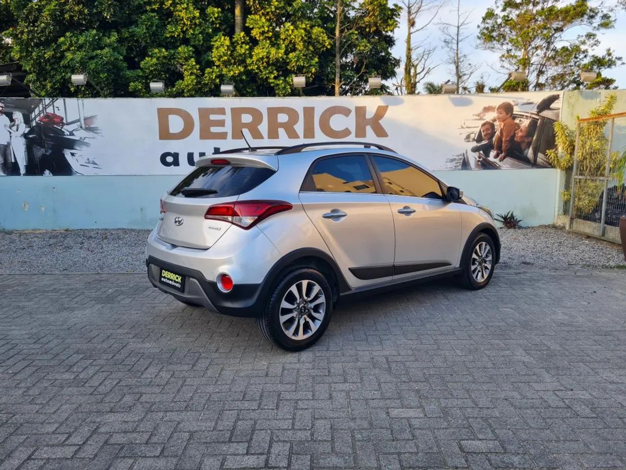 Hyundai HB20X Premium 1.6 Flex 16V Aut. 2017 - Foto 3