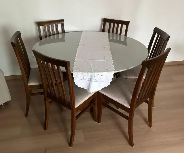 Mesa de jantar redonda + cadeiras