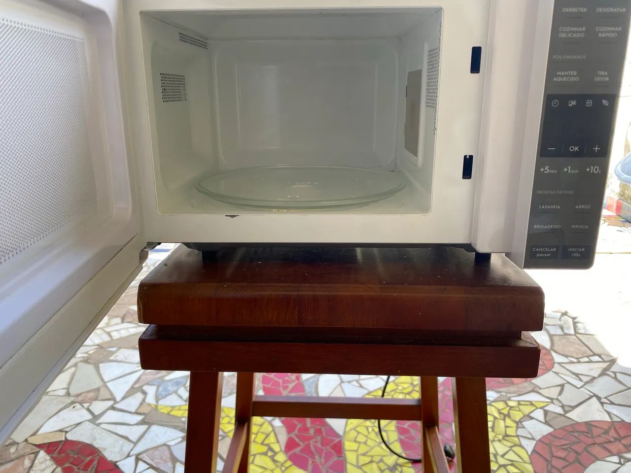 MICRO-ONDAS ELECTROLUX 23L | 220V  - Foto 2