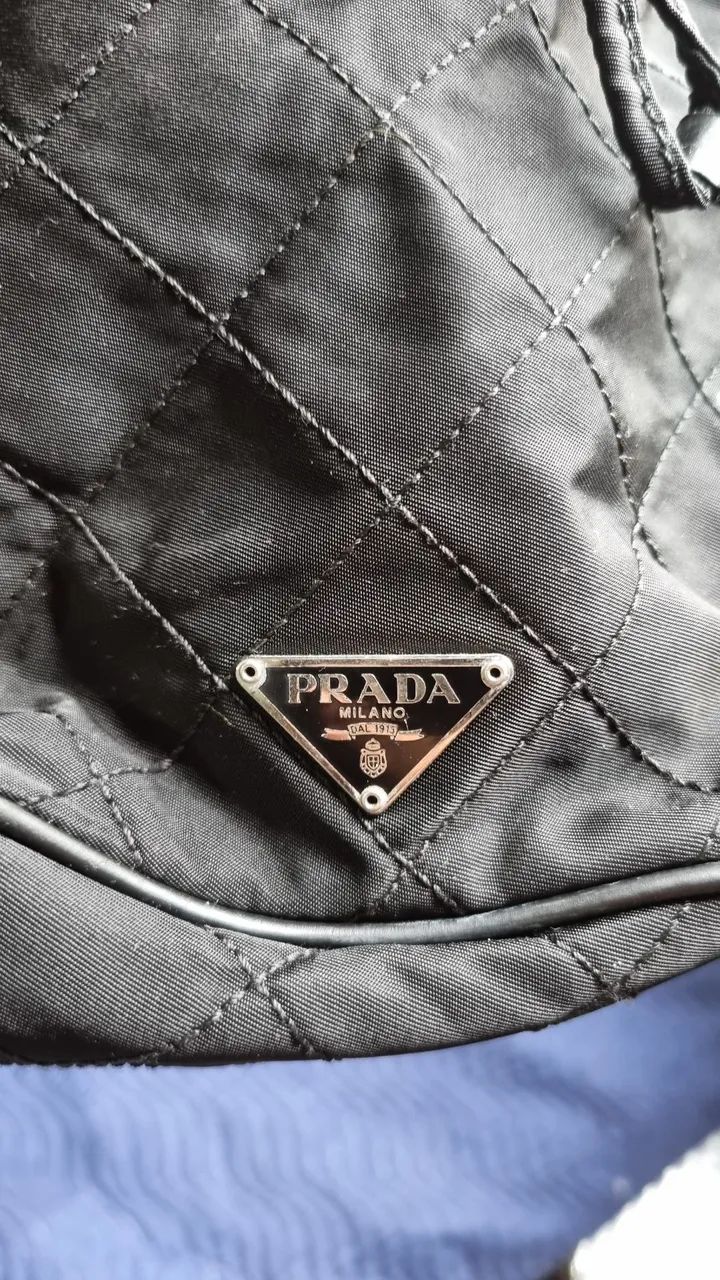 Bolsa prada bucket (Original) - Foto 3