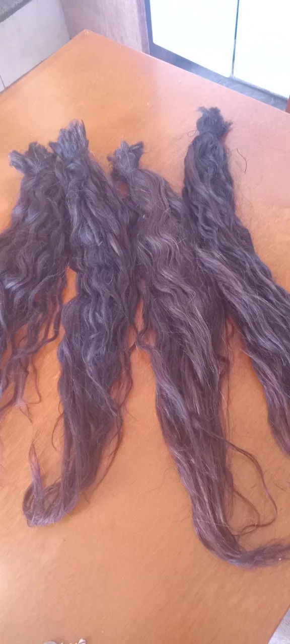 Cabelo humano 300 gramas 65 cm