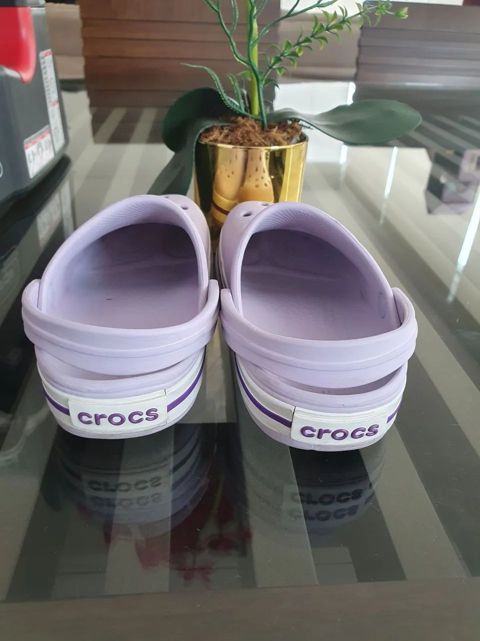 Crocs roxo tam C11, equivale tam 29. - Foto 4