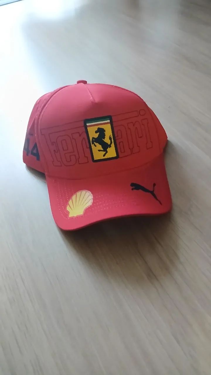 Boné Ferrari -Hamilton 44