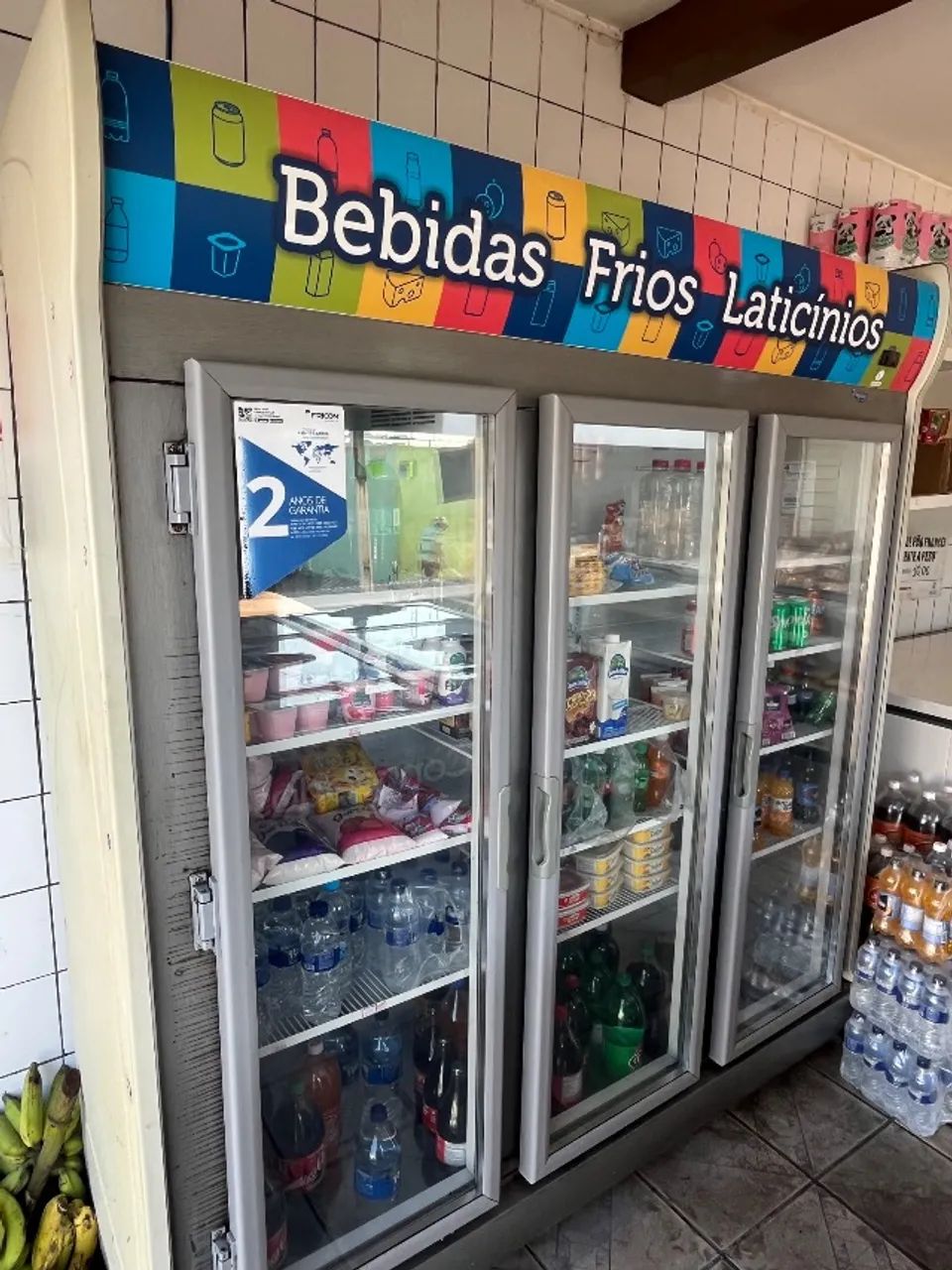 Vendo 1 ilha e 1 freezer 
