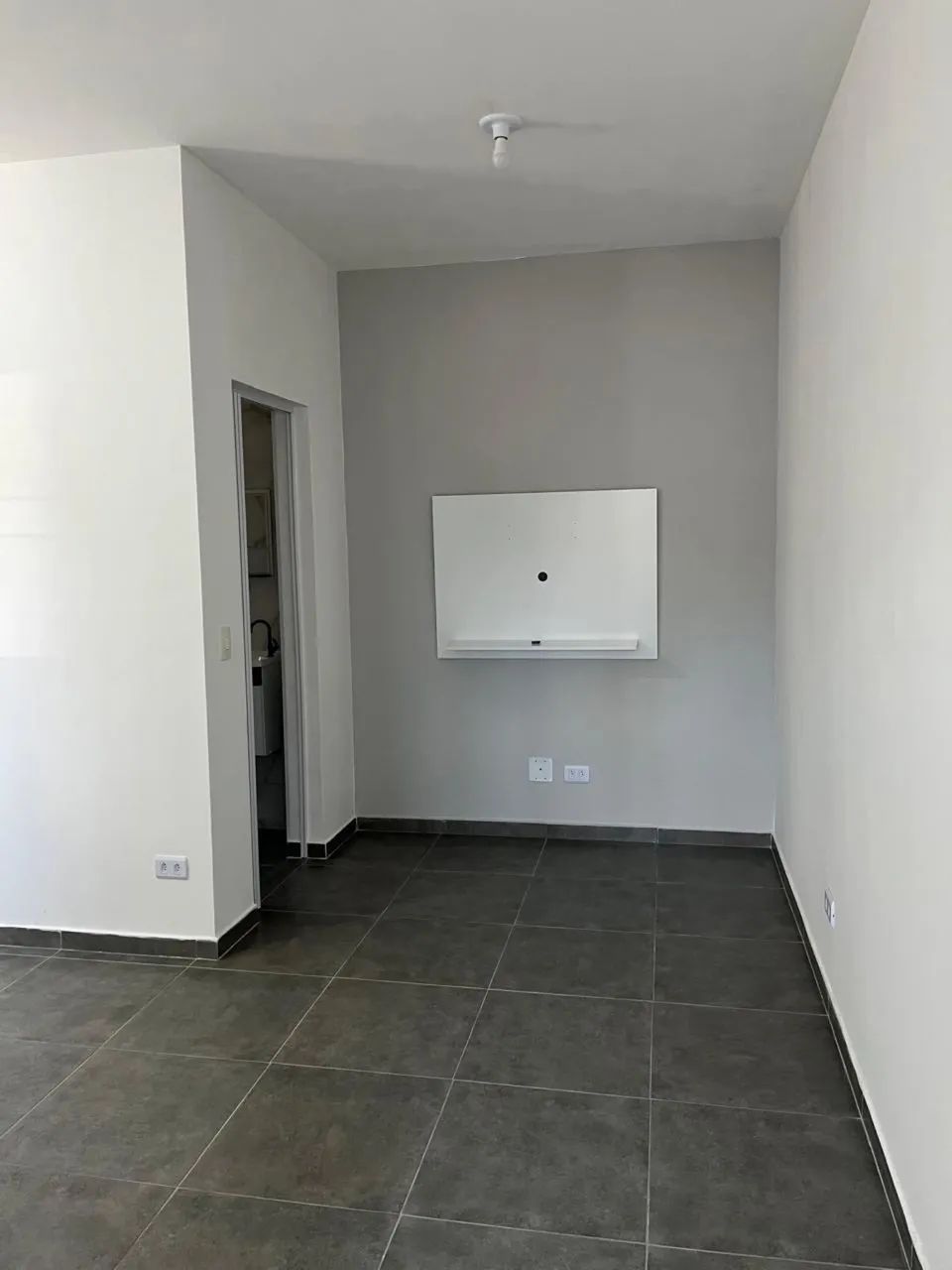 Aluga-se Kitnet - ao lado centro - Foto 2