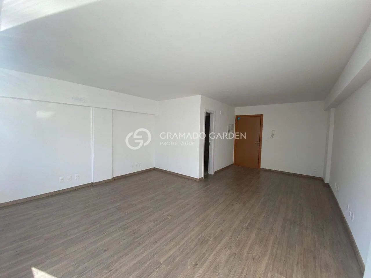 SALA PARA LOCAÇÃO NO CENTRO DE GRAMADO - Foto 4