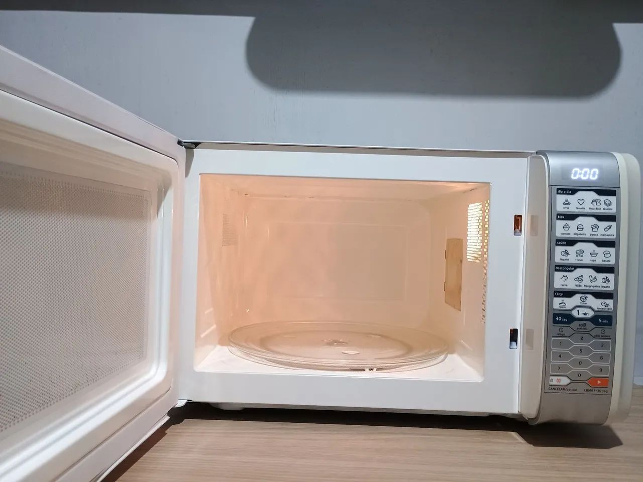 Microondas Midea 32L - Foto 3