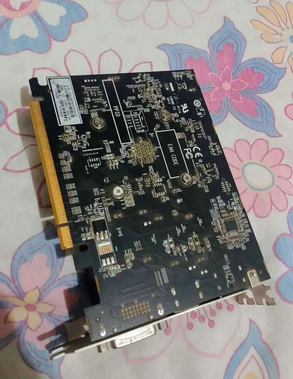 GTX 550 Ti 2GB  - Foto 4
