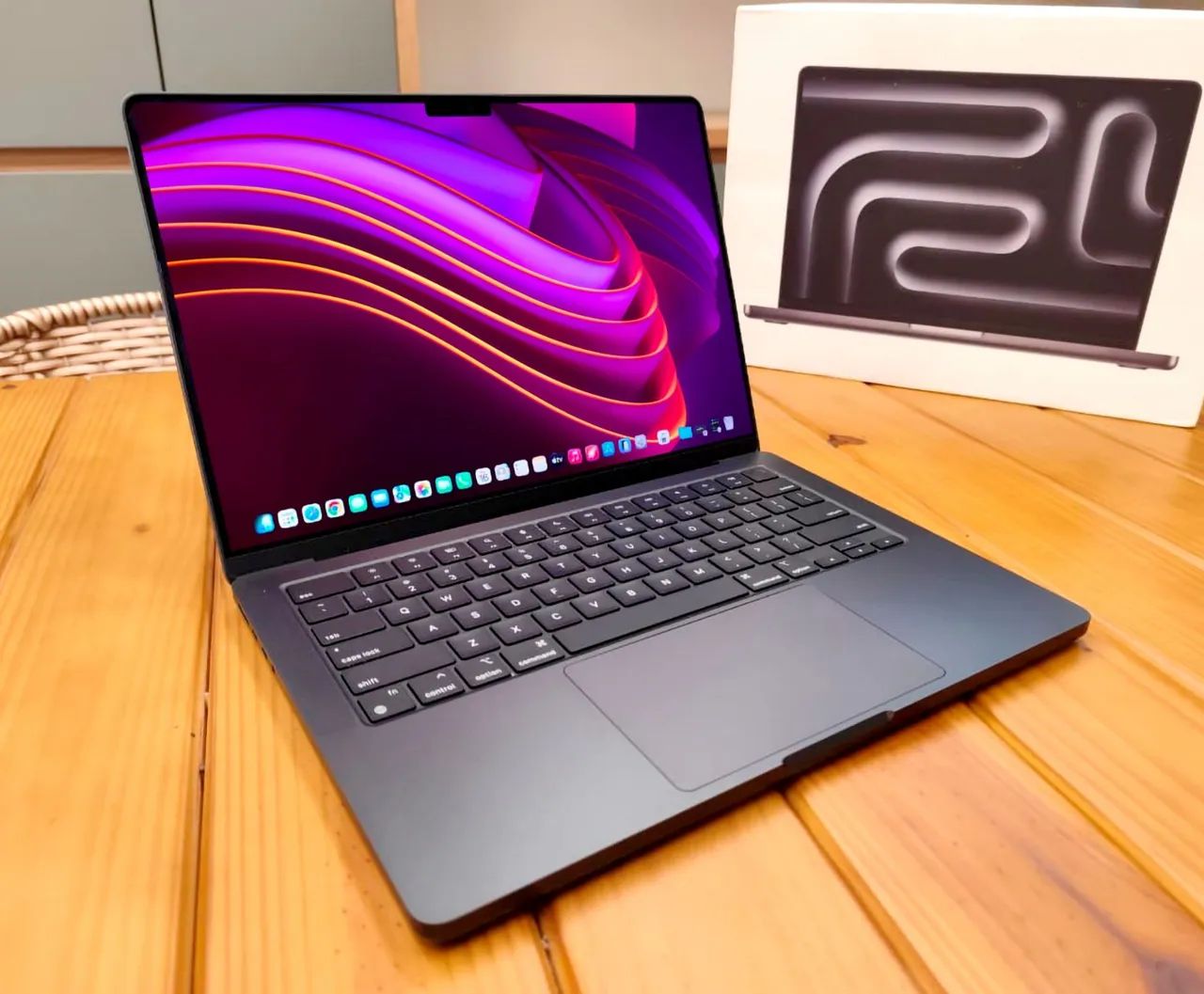 MacBook Pro 14 M4 16GB 512GB Space Black ? 6 ciclos ? Completo