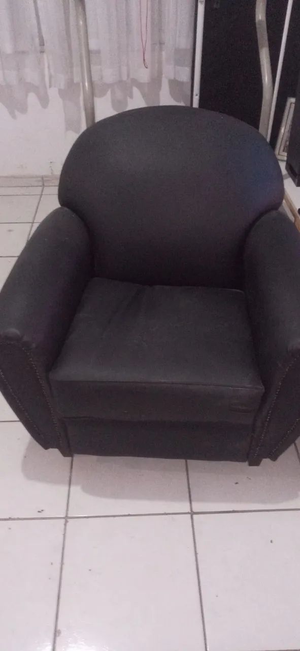 Poltrona Club Corsin em Poliuretano Preto