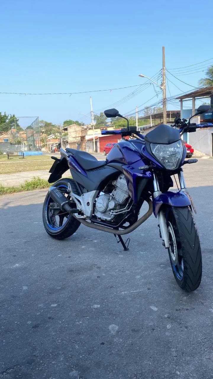 Cb 300r 2011 Só transferir - Foto 2