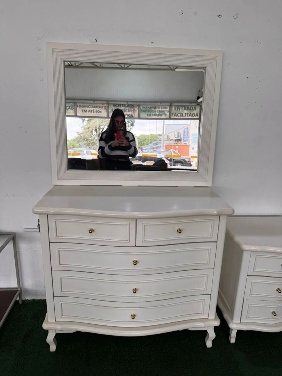 Cômoda Bombê 5 gavetas com chave e espelho - Foto 4
