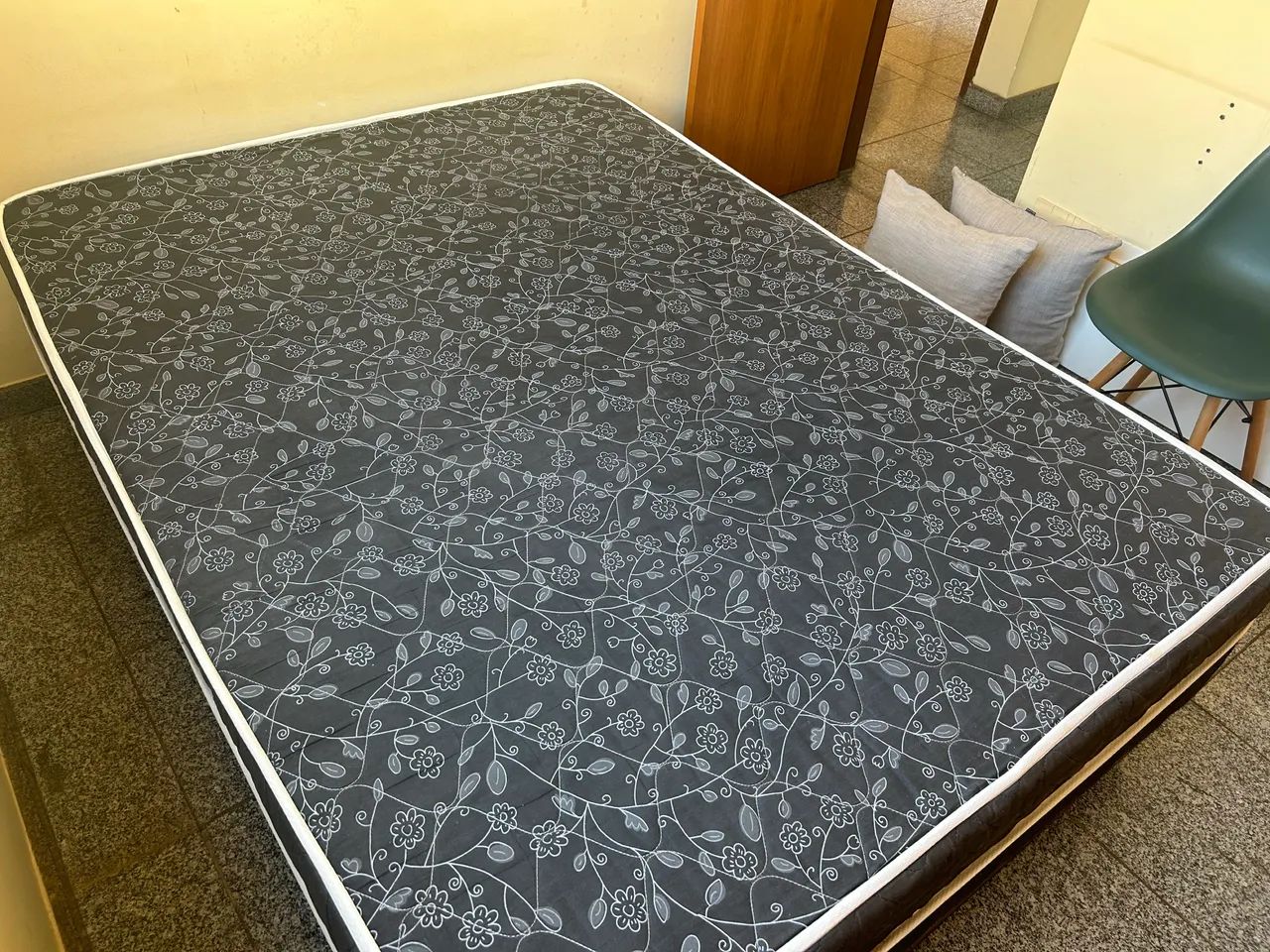 CAMA BOX POSSUI AVARIAS  - Foto 3