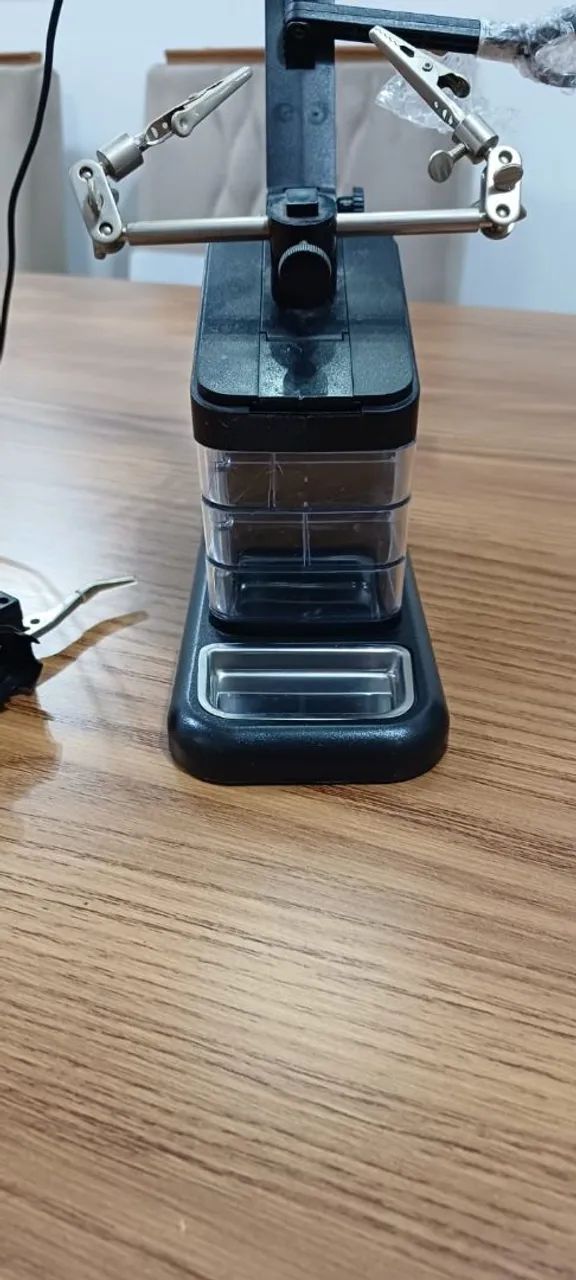 Lupa de bancada Com iluminação Led + suporte (usada)  - Foto 5