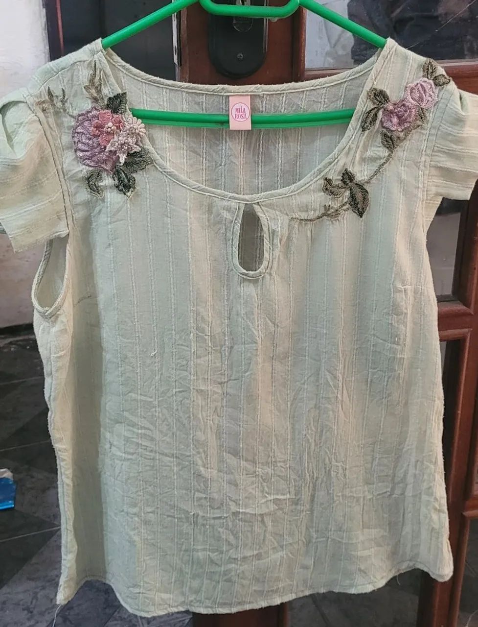Lote 15 blusas para brechó bazar roupas - Foto 3
