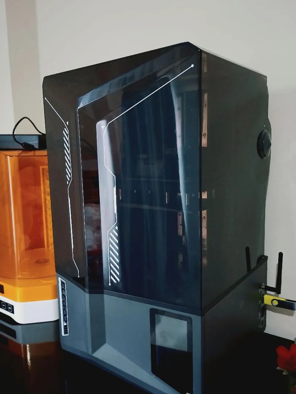 Impressora 3D com estação de lavagem e cura 