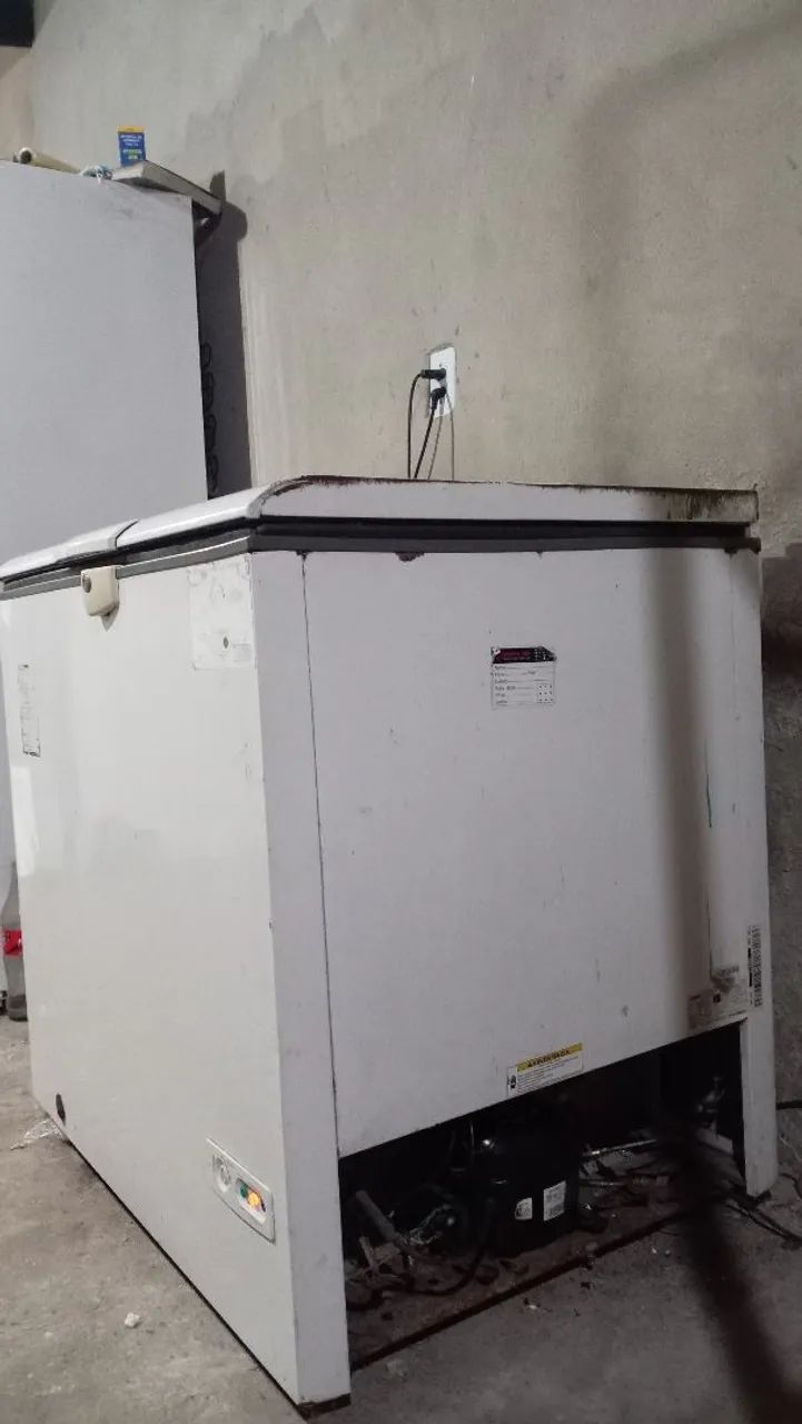 Vendo Freezer Funcionando perfeitamente. - Foto 2