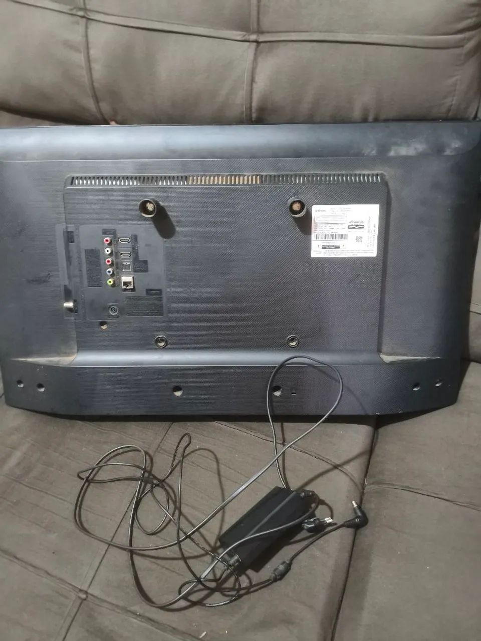 Televisão smart tv 38 polegadas, com a tela quebrada  - Foto 2