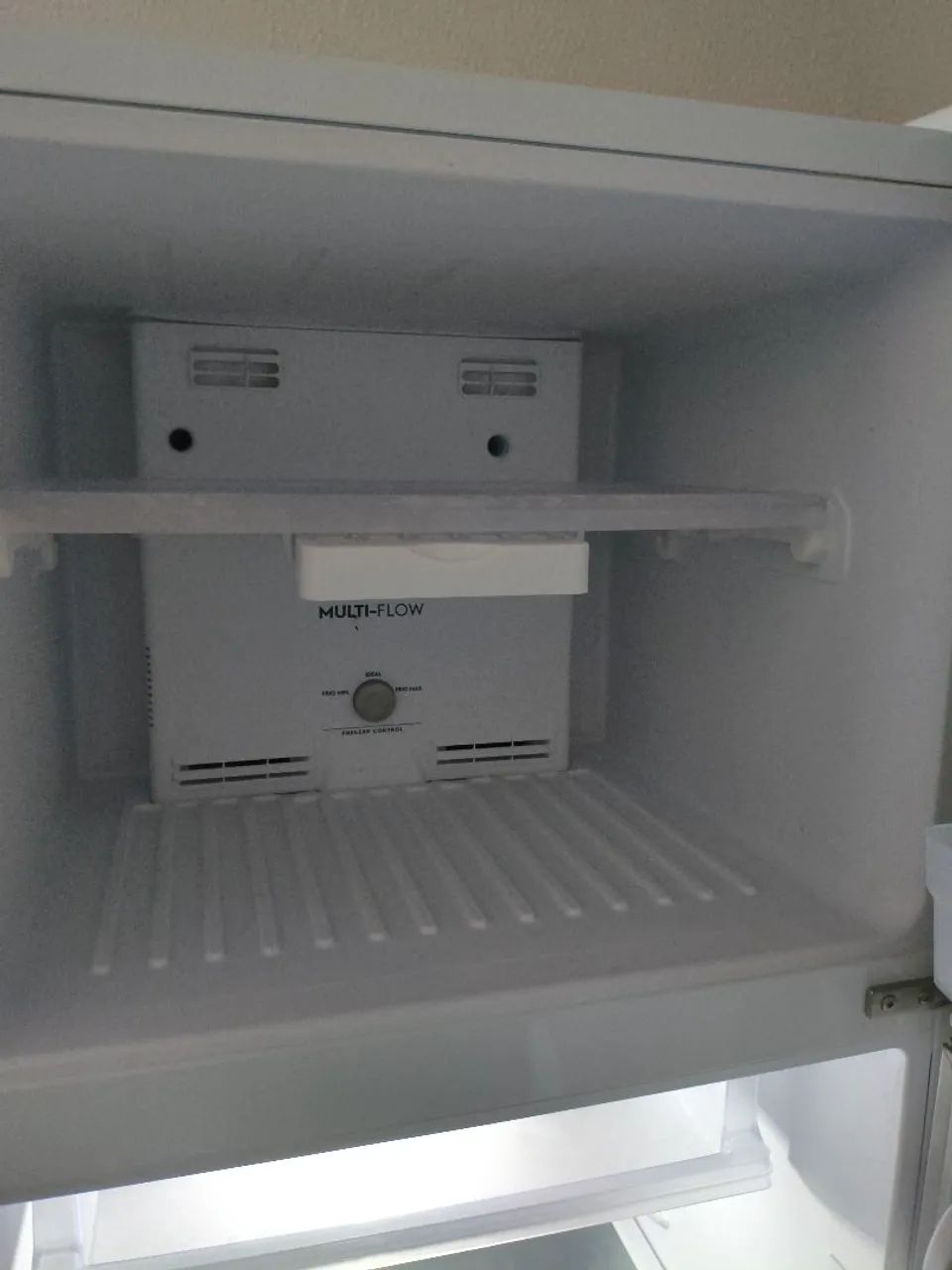 Geladeira Eletrolux 320 nova - Foto 3