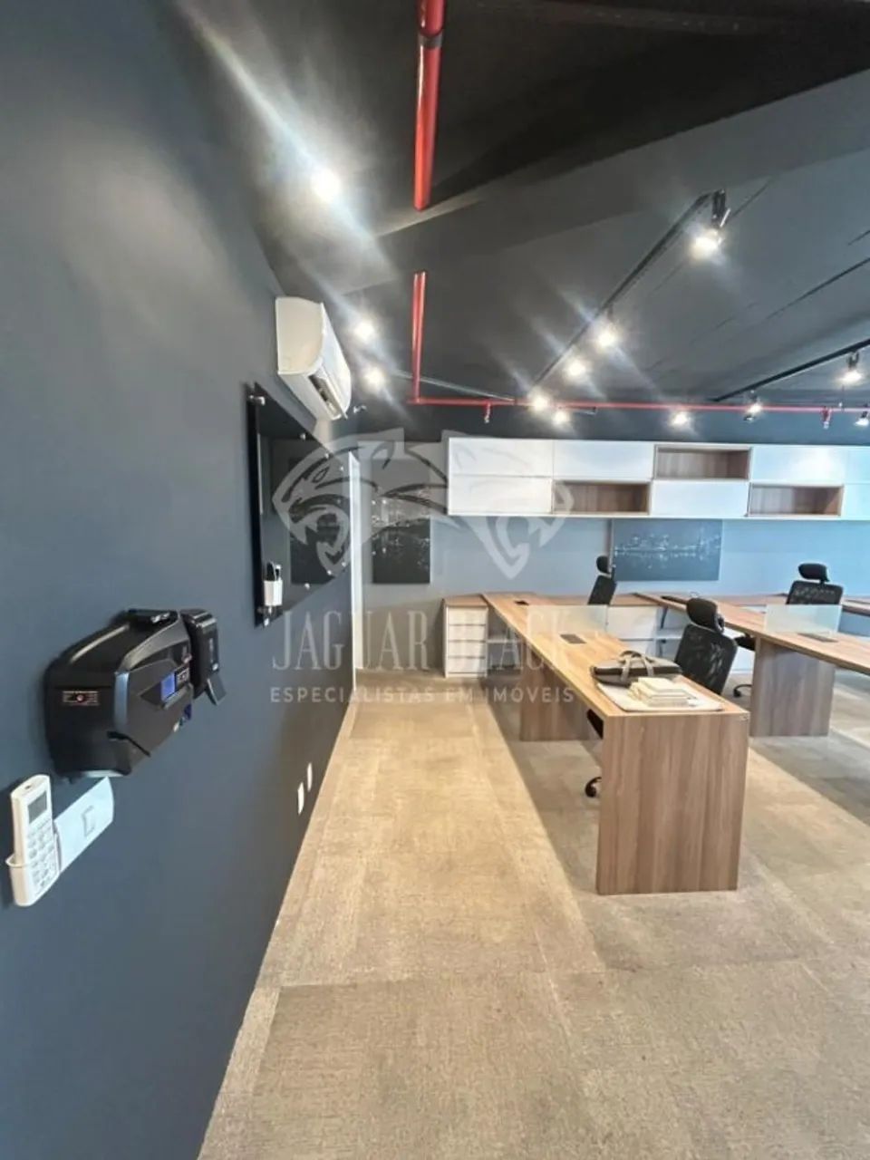 Sala Comercial Premium em Alphaville | 103 m² | 20º Andar | 2 Vagas