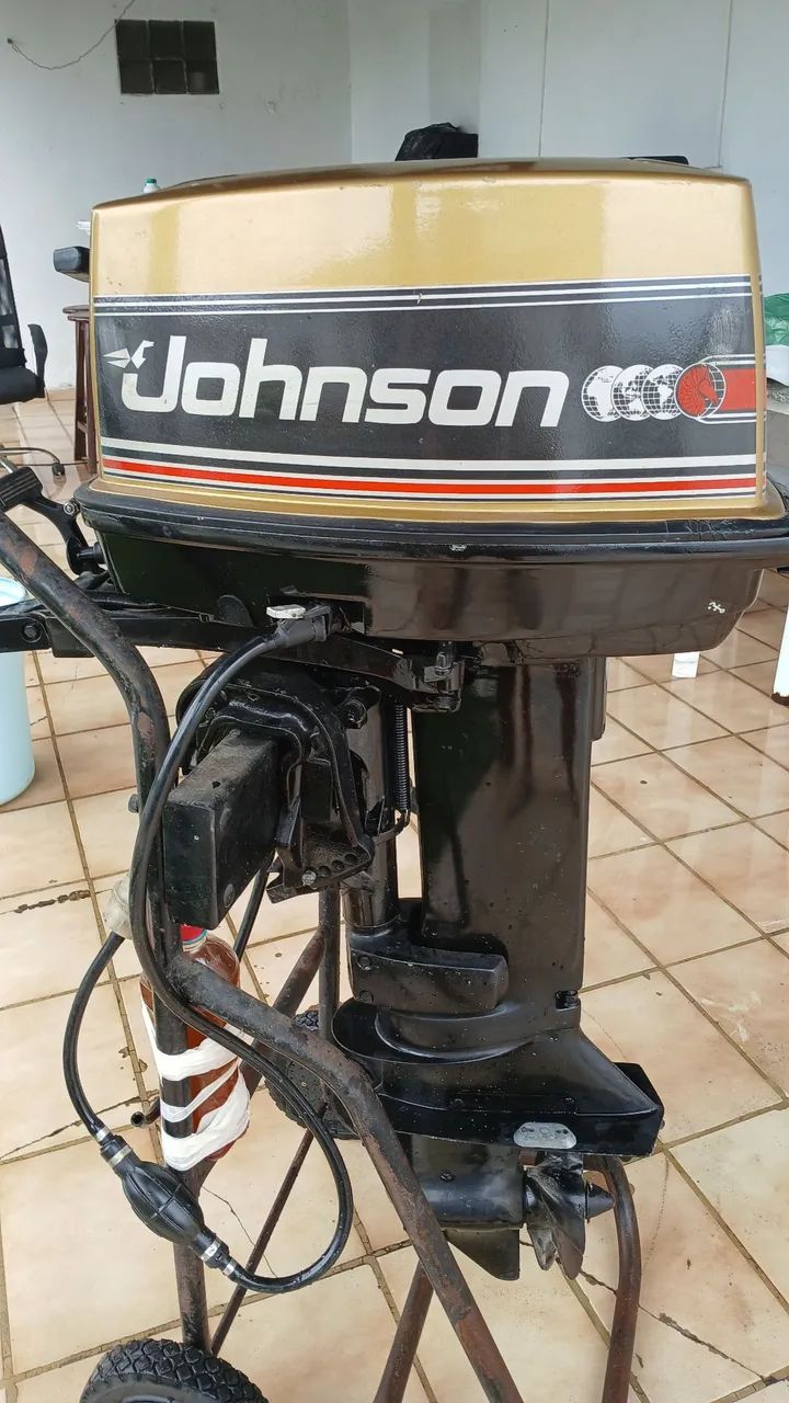 Motor Johnson 25 HP (oportunidade)