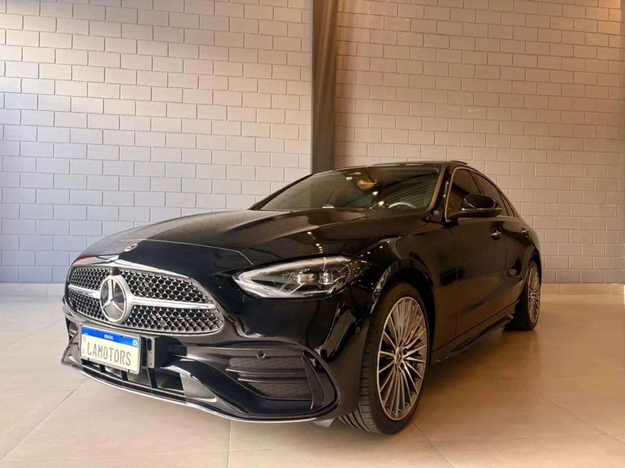 Mercedes-Benz C-200 2025