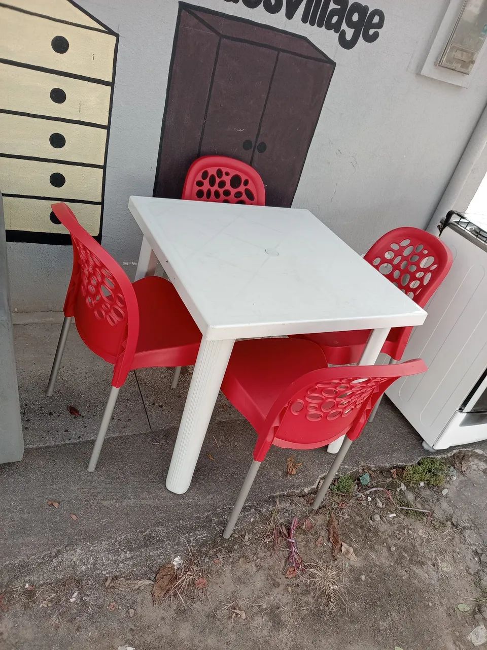 Mesa com 4 cadeiras 