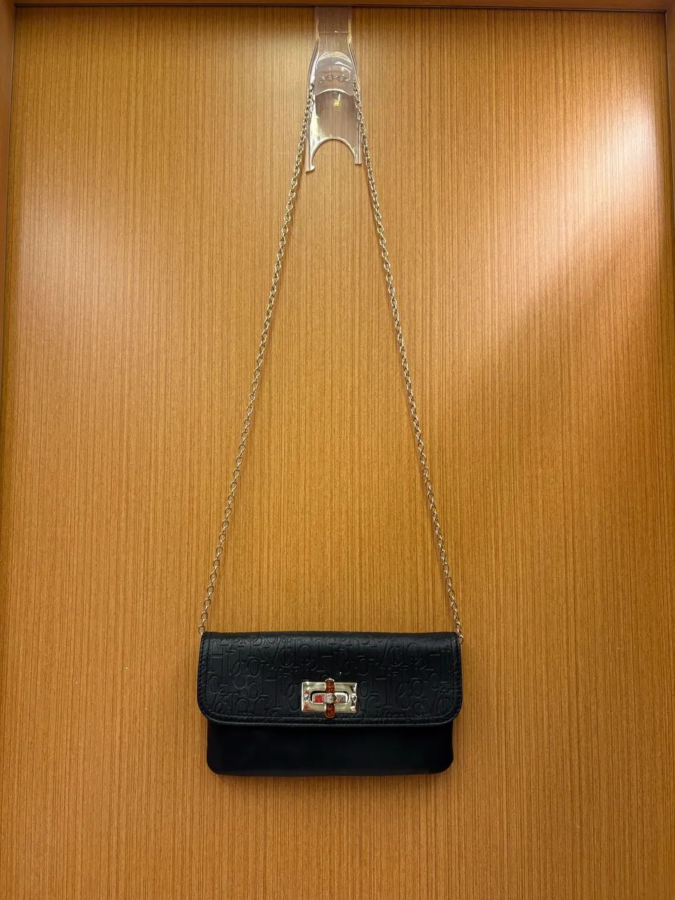 Bolsa Victor Hugo com corrente - Foto 2