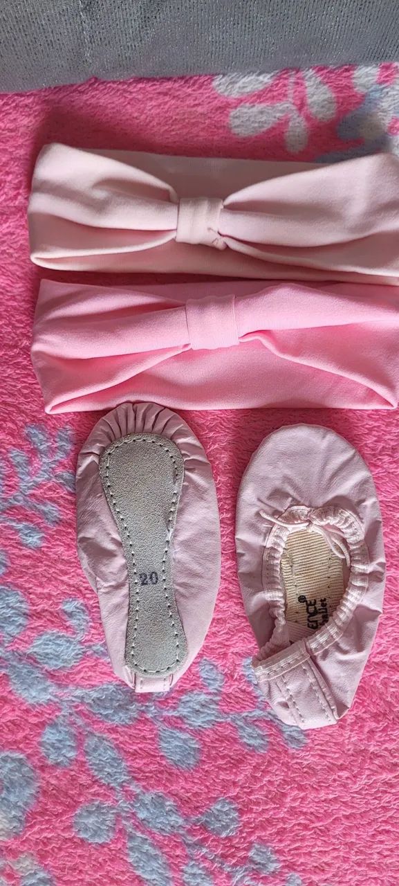 Sapatilha de balé e tiaras. - Foto 2