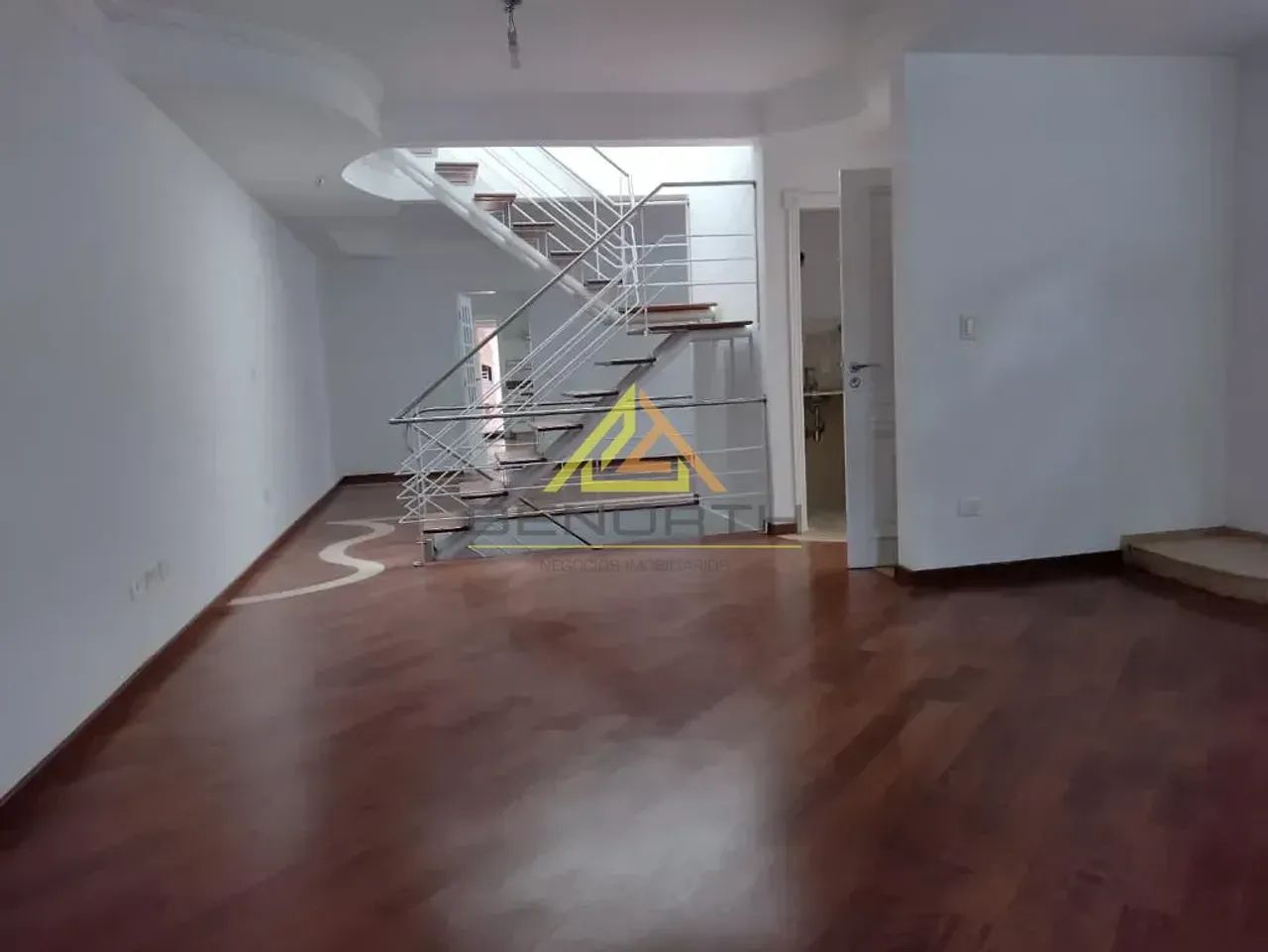 Sobrado em Santana com 296 m² com 3 suítes e 3 vagas de garagem. - Foto 4