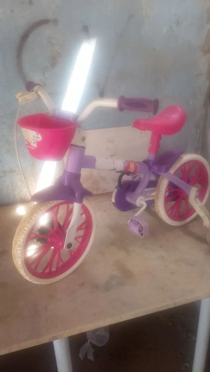 Vendo uma bicicleta pouco usada 