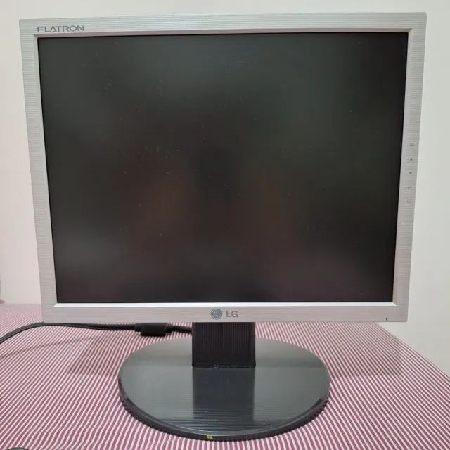 MONITOR LCD 15 POLEGADAS LG Flatron L1553S-SF USADO 