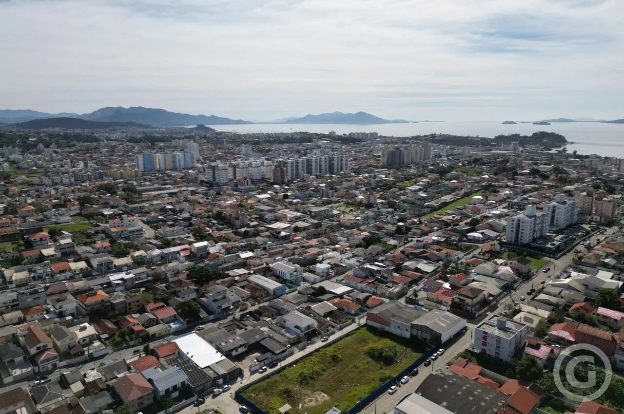 Apartamento com dois dormitórios e garagem em Serraria, São José - Foto 5