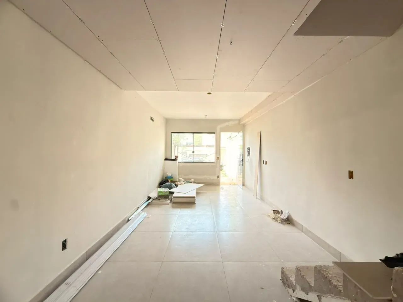 Casa Geminada com 2 quartos sendo 2 suítes 3 banheiros 1 vaga - Foto 4