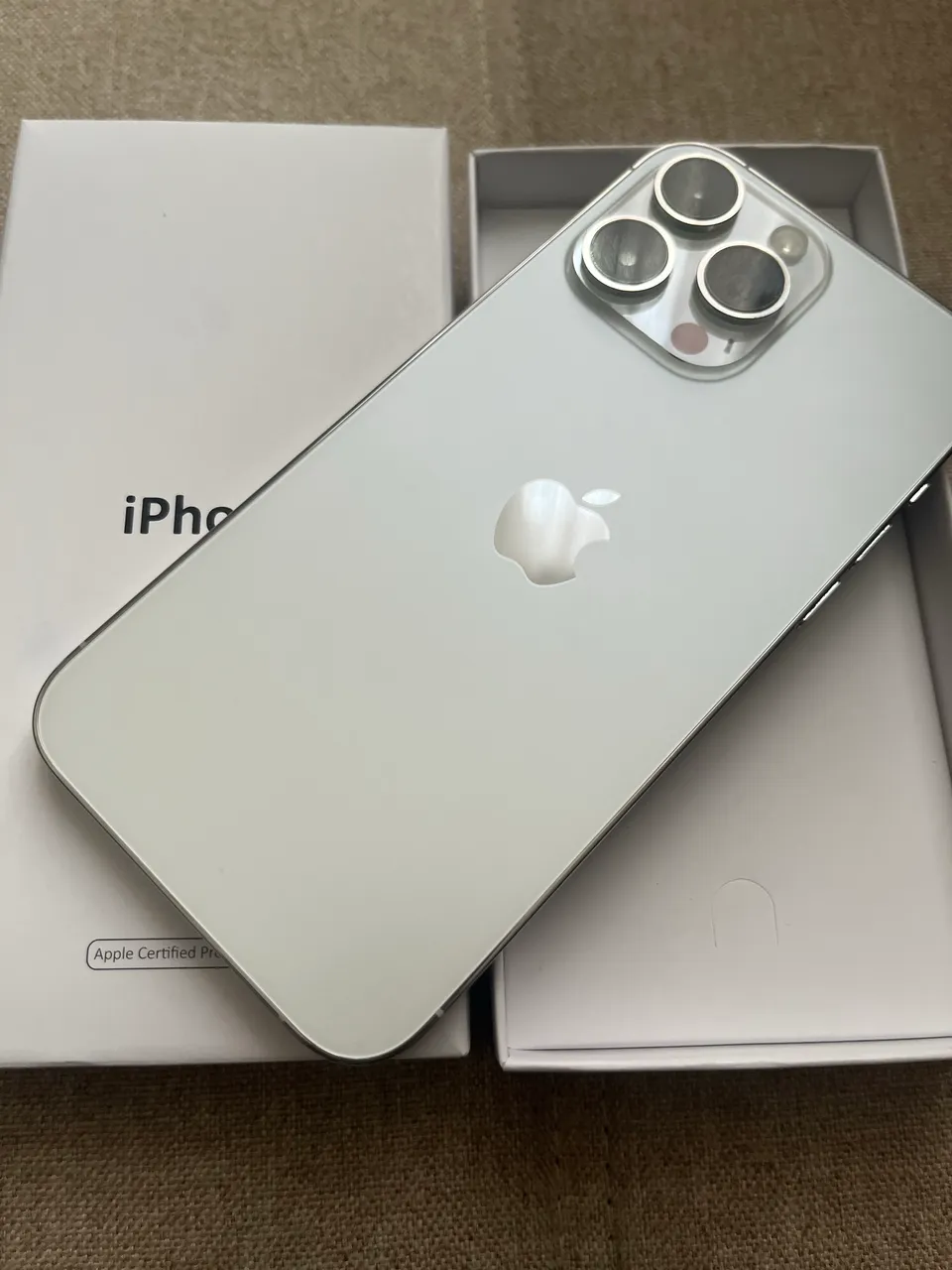 Apple iPhone 14 Pro Max (512 Gb) - Prateado sem detalhes