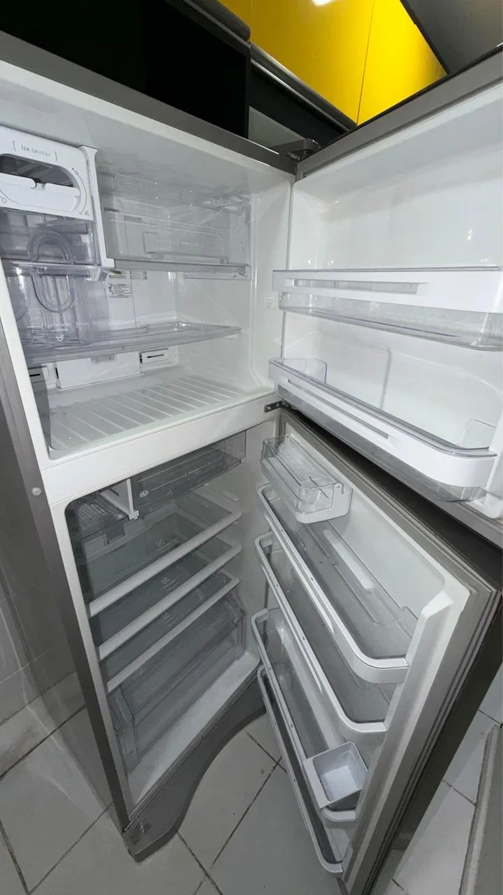 GELADEIRA ELETROLUX CONSERVADA INOX - Foto 2